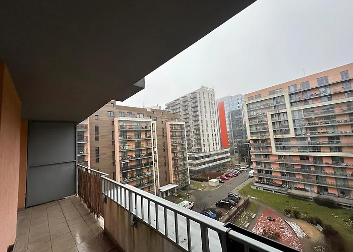 Balcony Bliss Brand New 1br